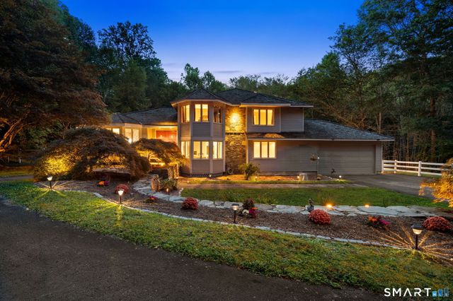 24 Roxbury Road, Woodbury, CT 06798