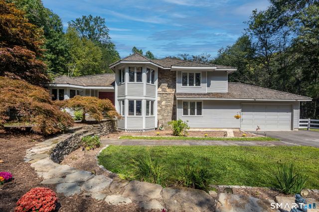 24 Roxbury Road, Woodbury, CT 06798