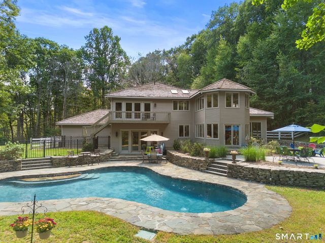 24 Roxbury Road, Woodbury, CT 06798