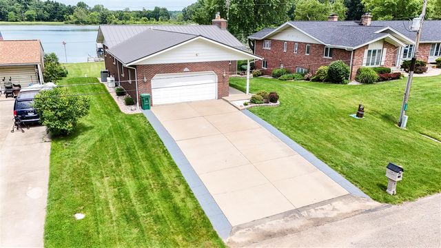 13408 Pleasant View Road, Three Rivers, MI 49093