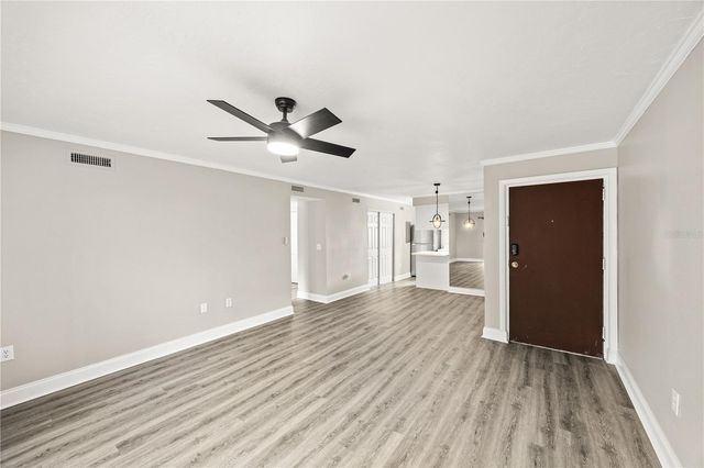 2717 HIDDEN LAKE BOULEVARD B, Sarasota, FL 34237