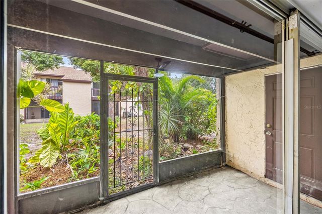 2717 HIDDEN LAKE BOULEVARD B, Sarasota, FL 34237
