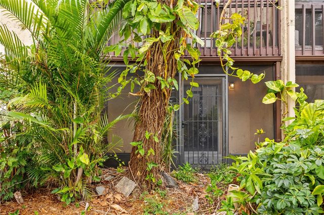 2717 HIDDEN LAKE BOULEVARD B, Sarasota, FL 34237