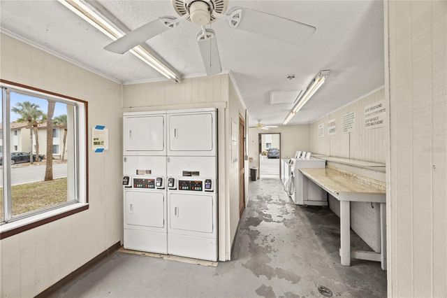 2717 HIDDEN LAKE BOULEVARD B, Sarasota, FL 34237