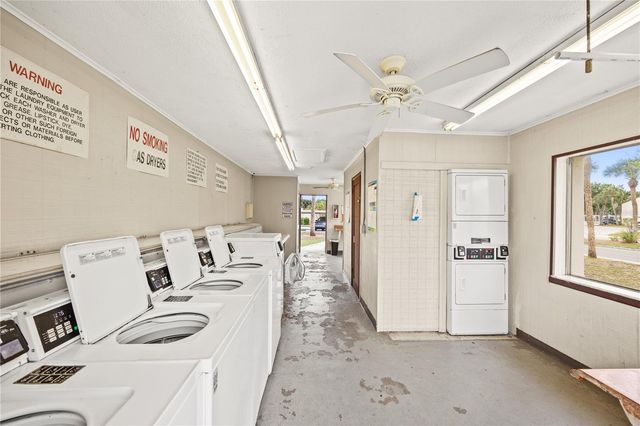 2717 HIDDEN LAKE BOULEVARD B, Sarasota, FL 34237