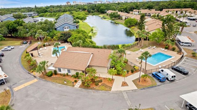 2717 HIDDEN LAKE BOULEVARD B, Sarasota, FL 34237