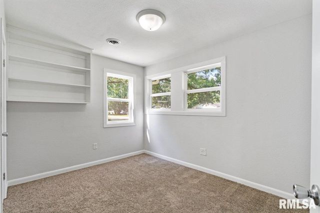 3914 15TH Street, Moline, IL 61265