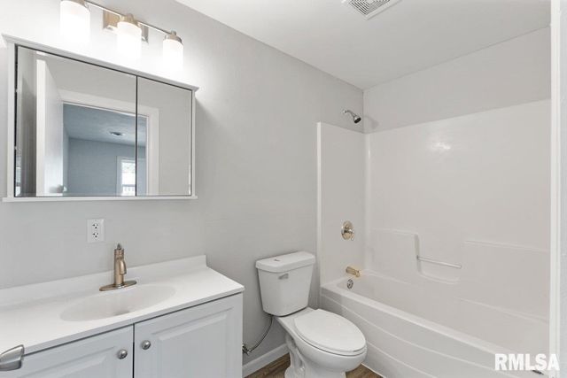 3914 15TH Street, Moline, IL 61265