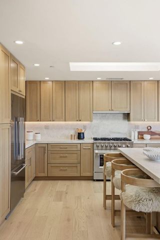 40 W Summit Drive, Redwood City, CA 94062