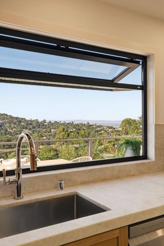 40 W Summit Drive, Redwood City, CA 94062