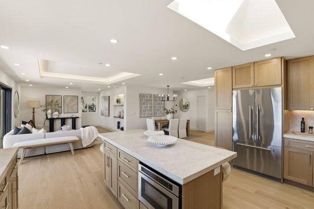 40 W Summit Drive, Redwood City, CA 94062