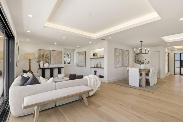 40 W Summit Drive, Redwood City, CA 94062