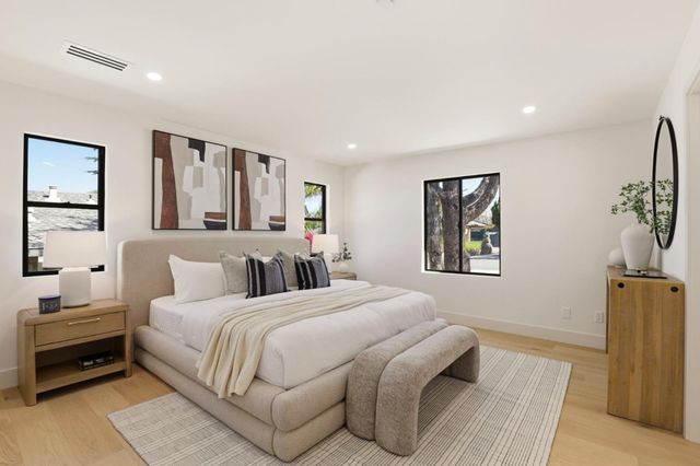 40 W Summit Drive, Redwood City, CA 94062