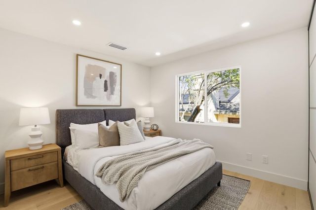 40 W Summit Drive, Redwood City, CA 94062