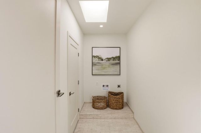 40 W Summit Drive, Redwood City, CA 94062