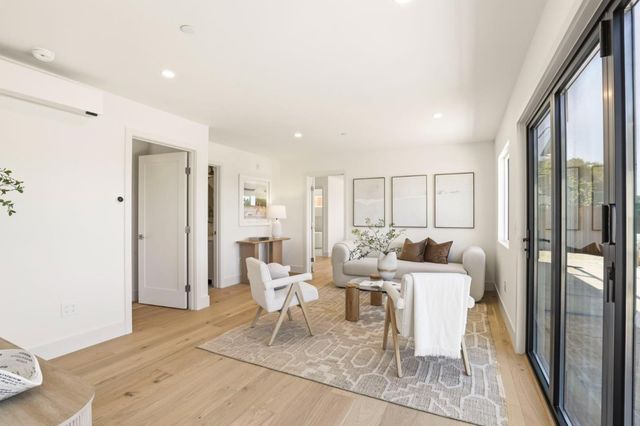 40 W Summit Drive, Redwood City, CA 94062