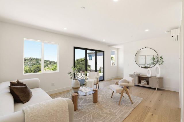 40 W Summit Drive, Redwood City, CA 94062