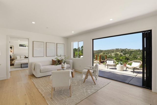 40 W Summit Drive, Redwood City, CA 94062