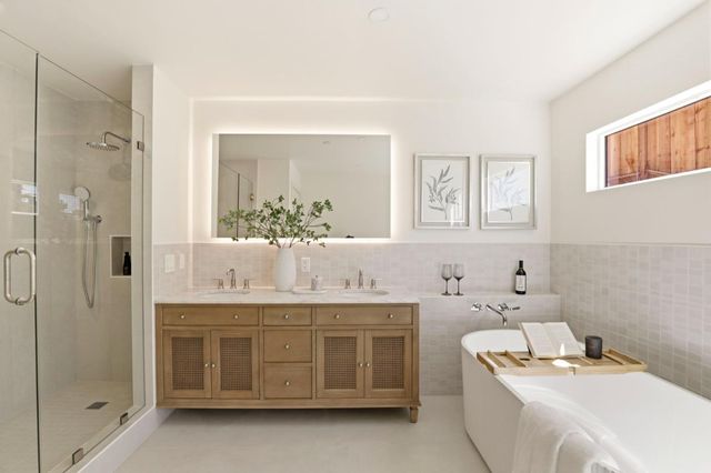 40 W Summit Drive, Redwood City, CA 94062