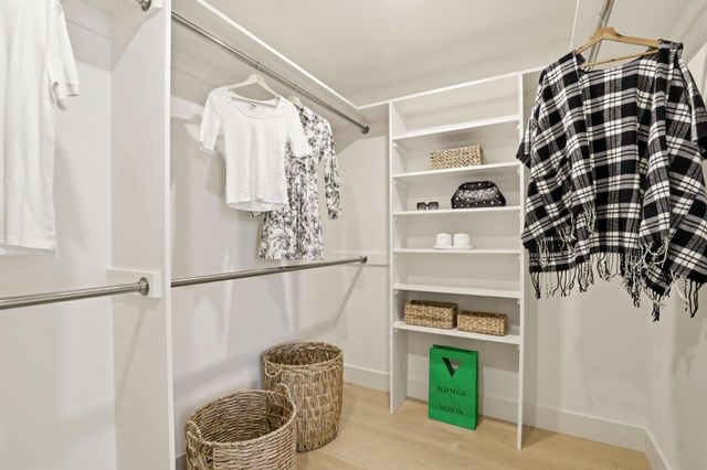 40 W Summit Drive, Redwood City, CA 94062