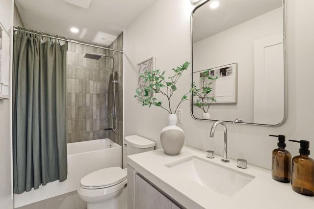 40 W Summit Drive, Redwood City, CA 94062