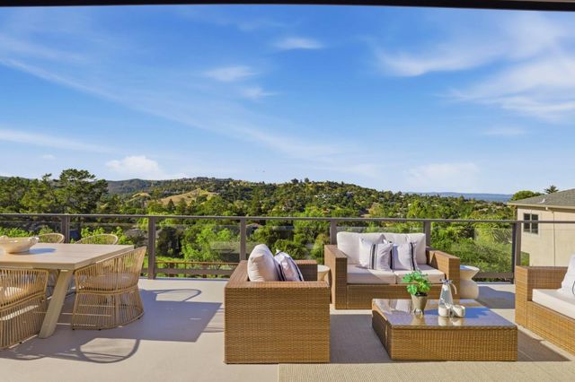 40 W Summit Drive, Redwood City, CA 94062