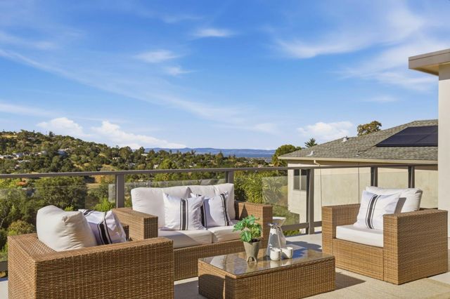 40 W Summit Drive, Redwood City, CA 94062