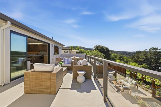 40 W Summit Drive, Redwood City, CA 94062