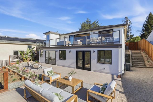 40 W Summit Drive, Redwood City, CA 94062