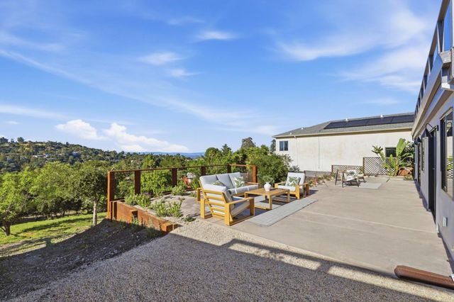 40 W Summit Drive, Redwood City, CA 94062