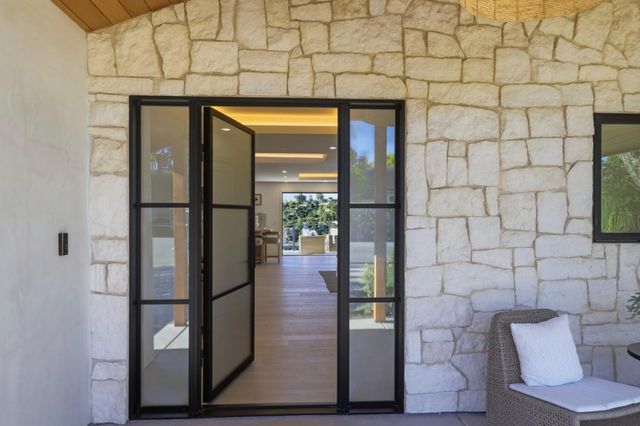 40 W Summit Drive, Redwood City, CA 94062