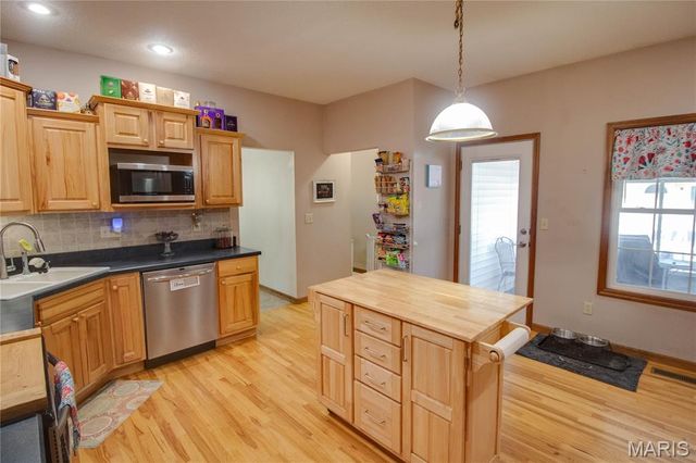 419 Geaschel Drive, Caseyville, IL 62232