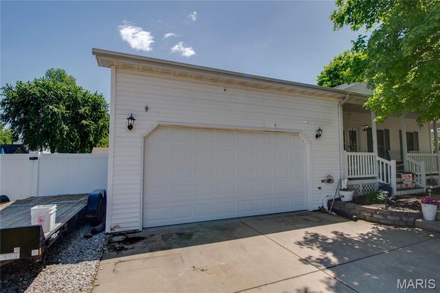419 Geaschel Drive, Caseyville, IL 62232