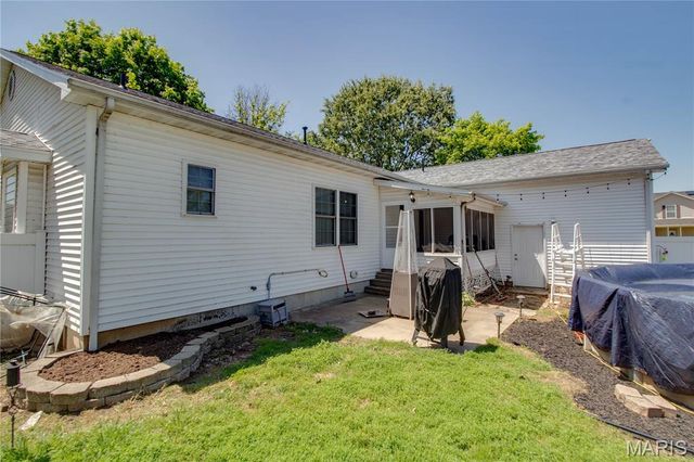 419 Geaschel Drive, Caseyville, IL 62232