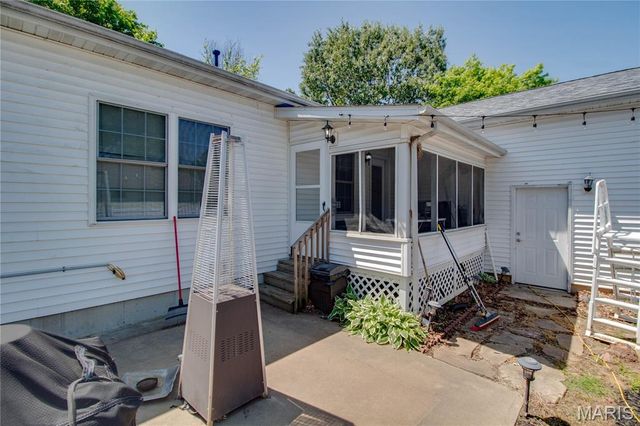 419 Geaschel Drive, Caseyville, IL 62232