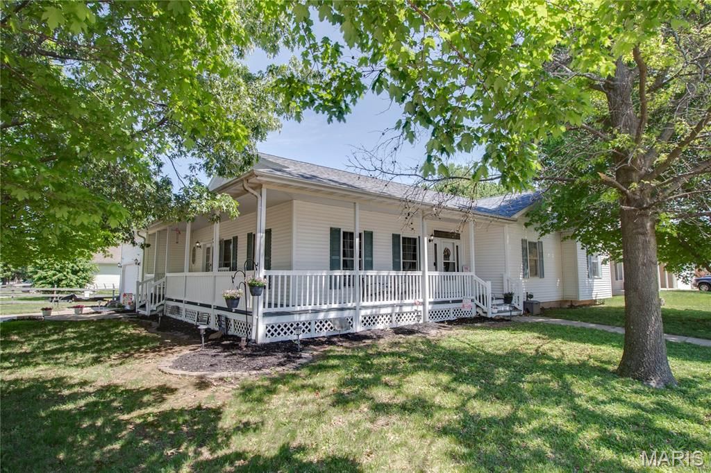 419 Geaschel Drive, Caseyville, IL 62232