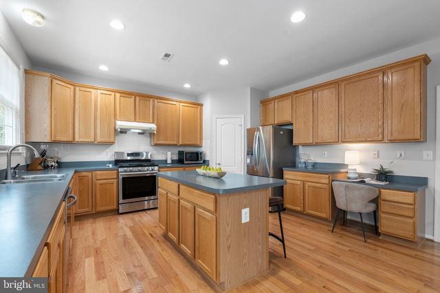 13900 FALCONCREST RD, Germantown, MD 20874