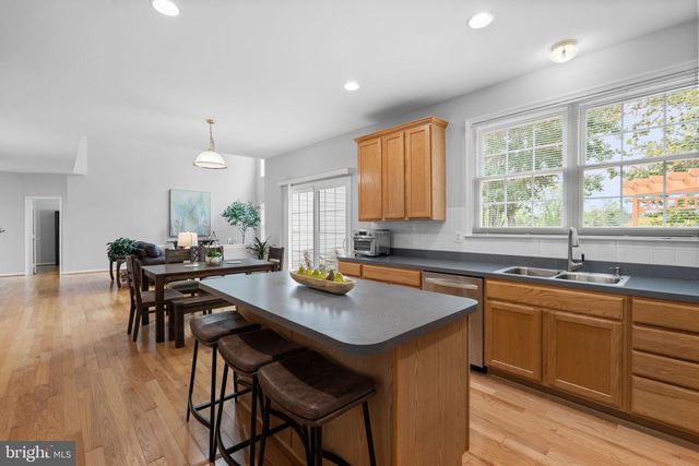 13900 FALCONCREST RD, Germantown, MD 20874