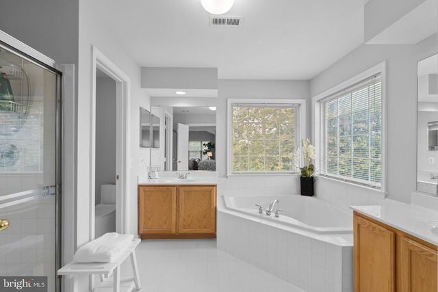 13900 FALCONCREST RD, Germantown, MD 20874