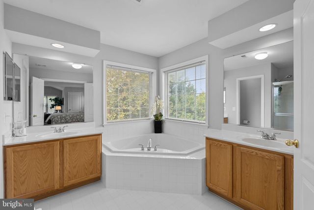 13900 FALCONCREST RD, Germantown, MD 20874