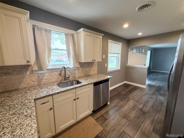 8210 Liberty Boulevard, Westland, MI 48185