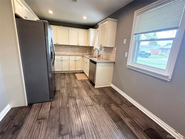 8210 Liberty Boulevard, Westland, MI 48185
