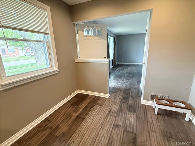 8210 Liberty Boulevard, Westland, MI 48185