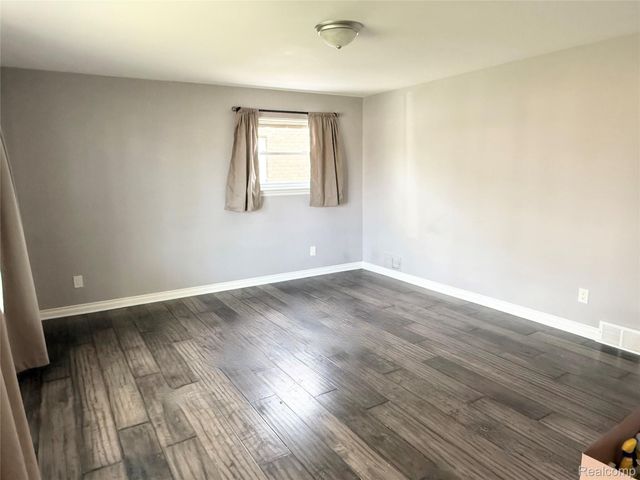 8210 Liberty Boulevard, Westland, MI 48185