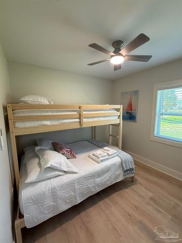 605 Edgewater Dr, Pensacola, FL 32507