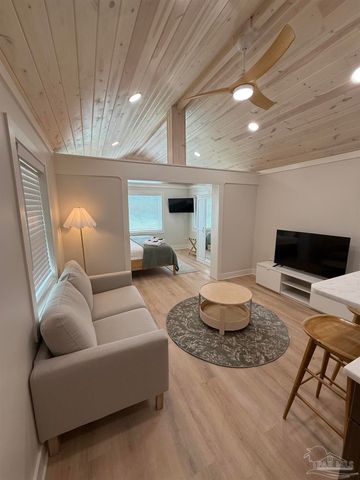 605 Edgewater Dr, Pensacola, FL 32507