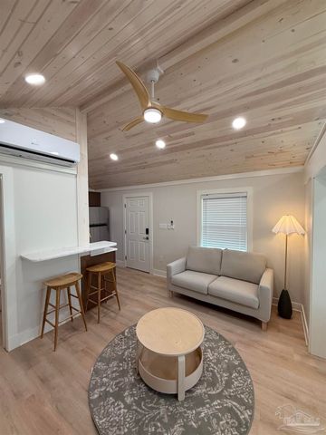 605 Edgewater Dr, Pensacola, FL 32507