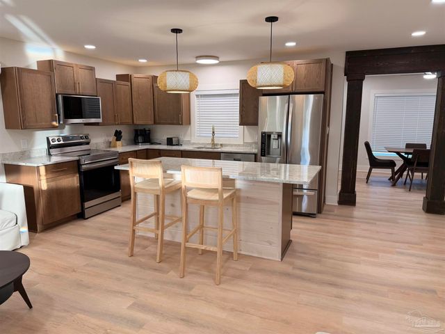 605 Edgewater Dr, Pensacola, FL 32507