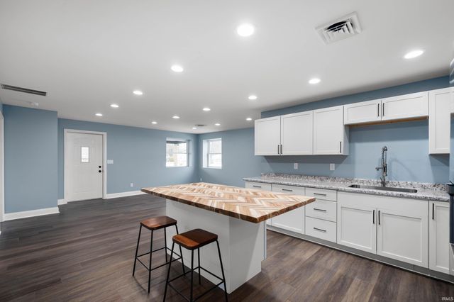 1910 E Delta Drive, Muncie, IN 47303