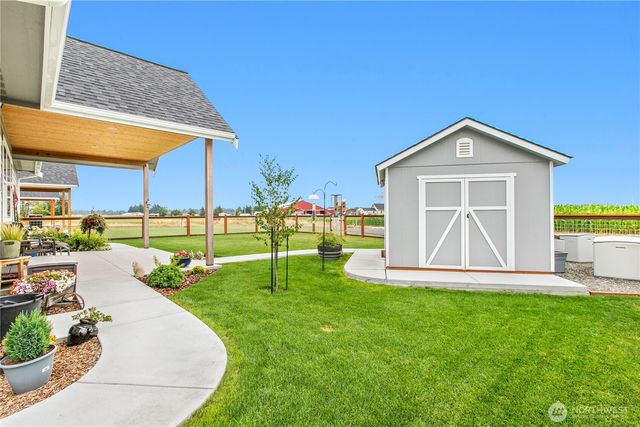 2068 Bowfin Way, Lynden, WA 98264